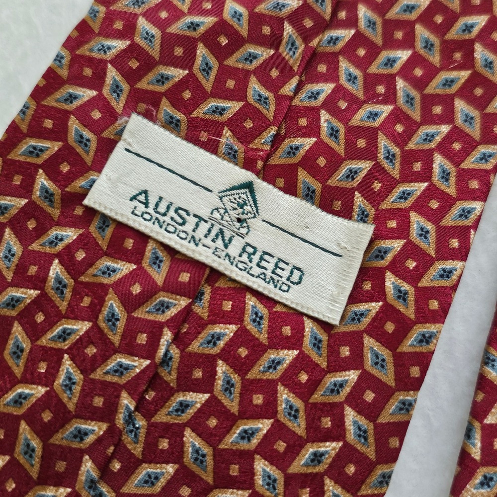 Austin Reed London Mens Red Geometric Diamond 100% Italian Silk Necktie USA Made - Picture 3 of 5